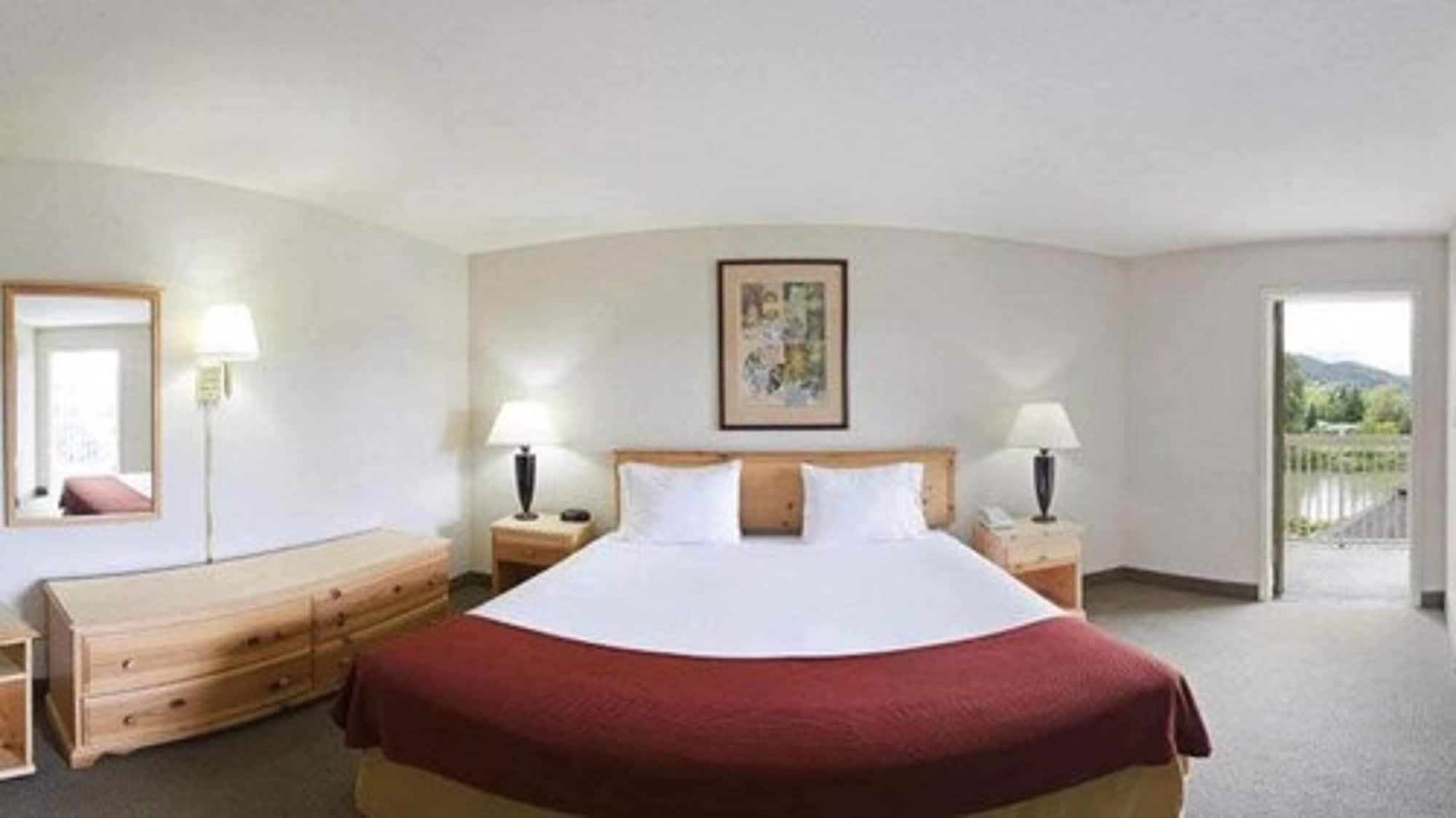 Holiday Inn Express Roseburg By Ihg Екстериор снимка