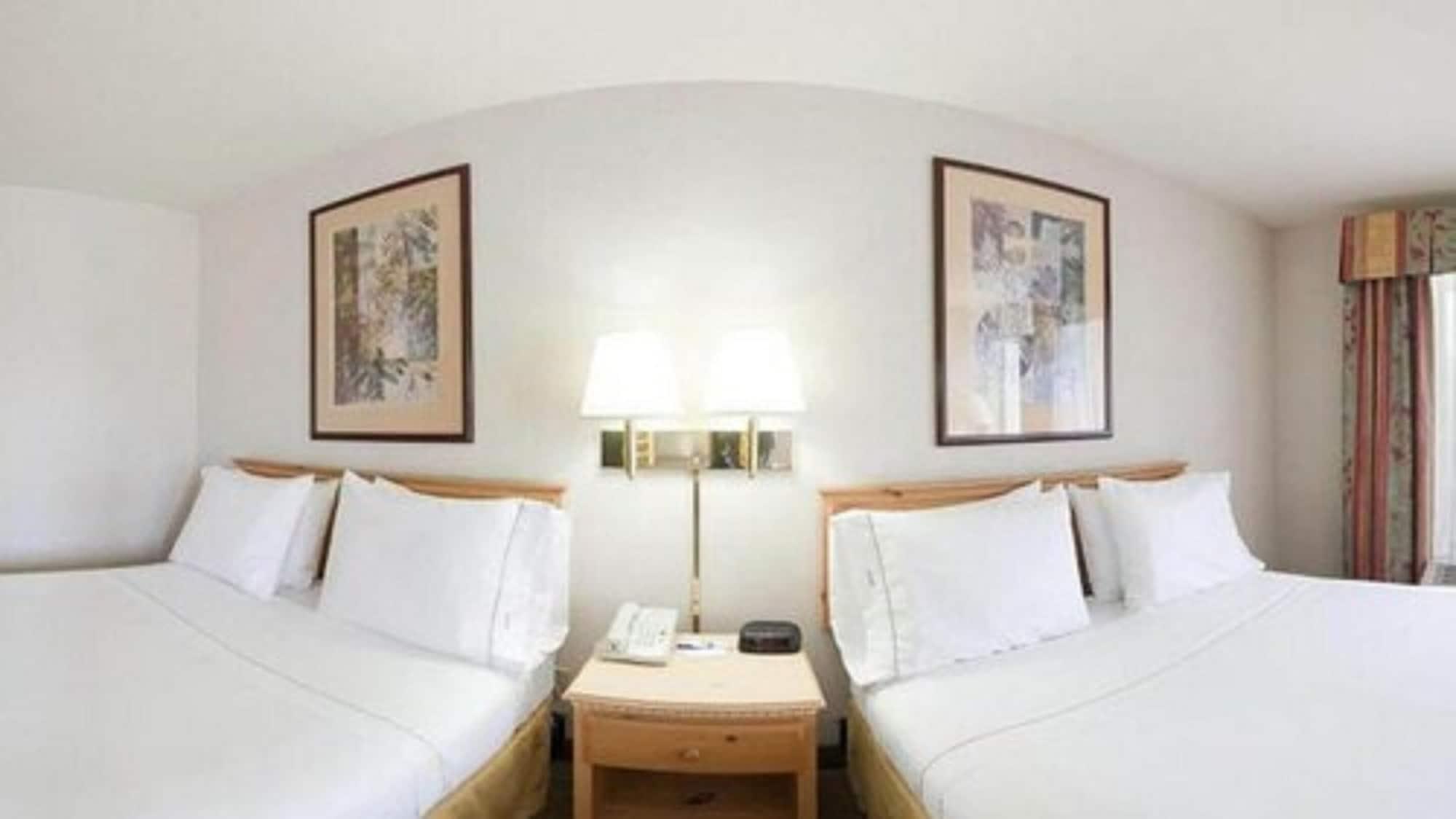 Holiday Inn Express Roseburg By Ihg Екстериор снимка