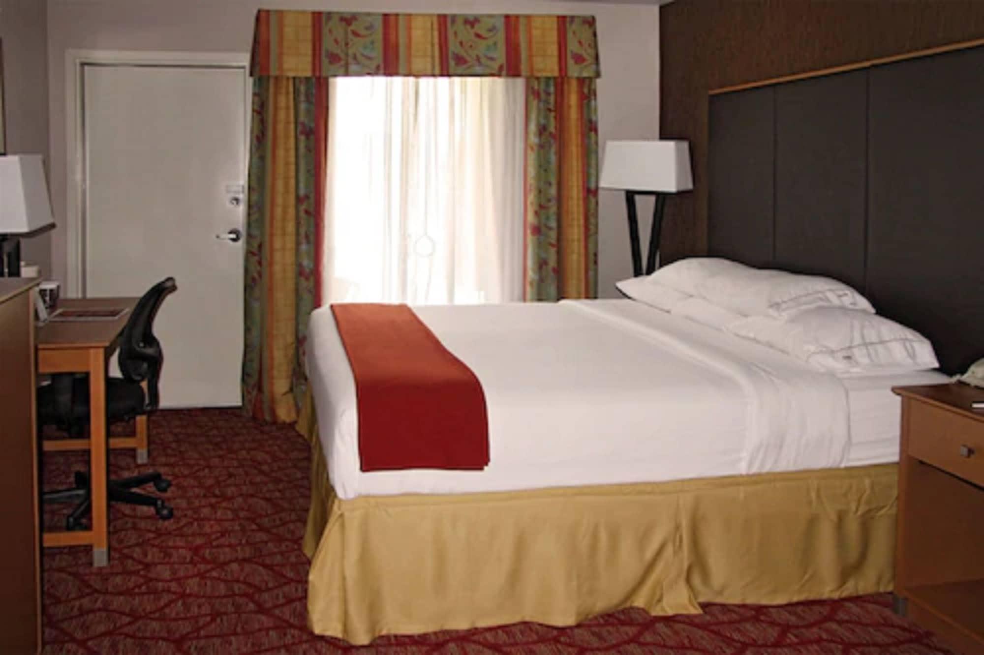 Holiday Inn Express Roseburg By Ihg Екстериор снимка