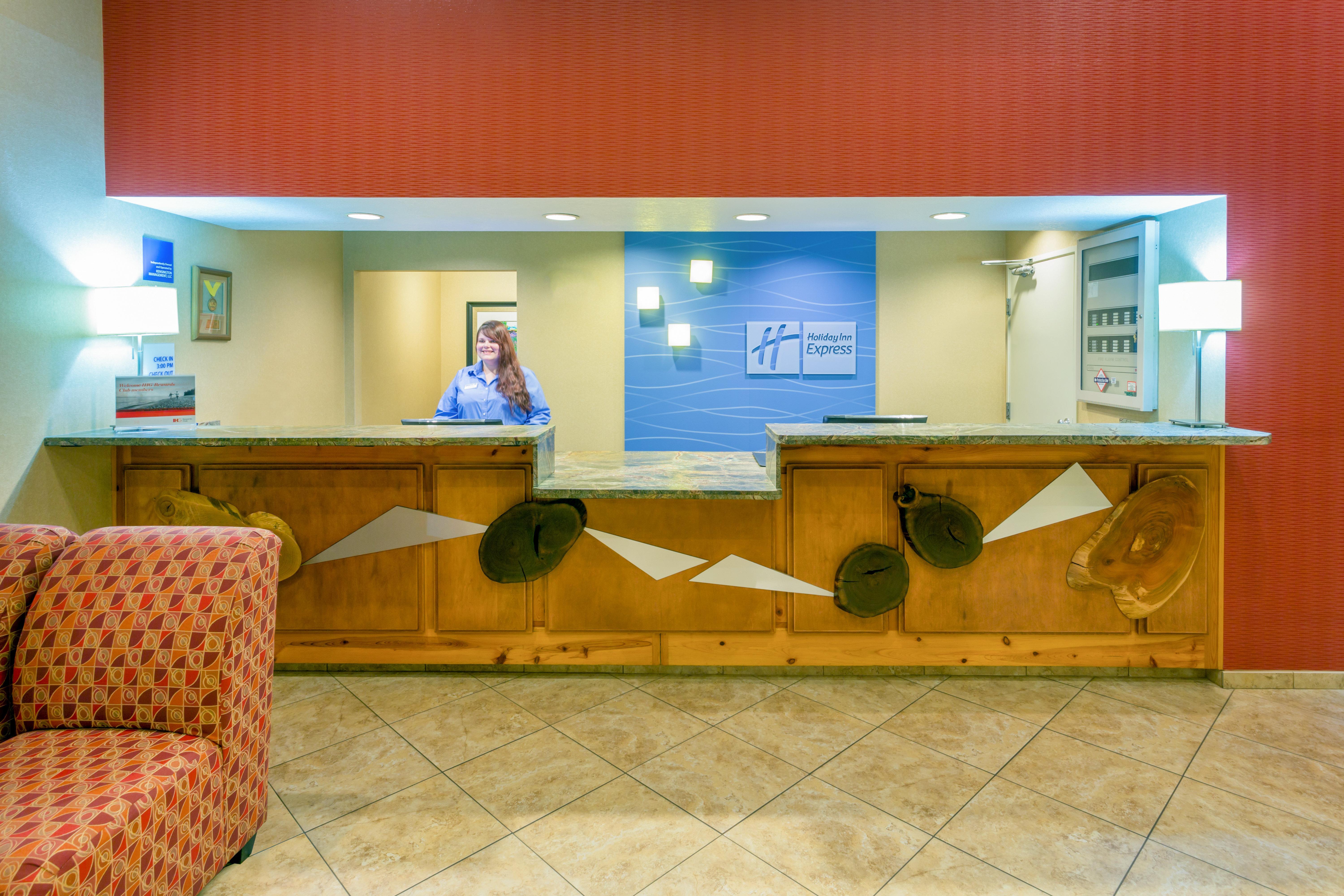 Holiday Inn Express Roseburg By Ihg Екстериор снимка