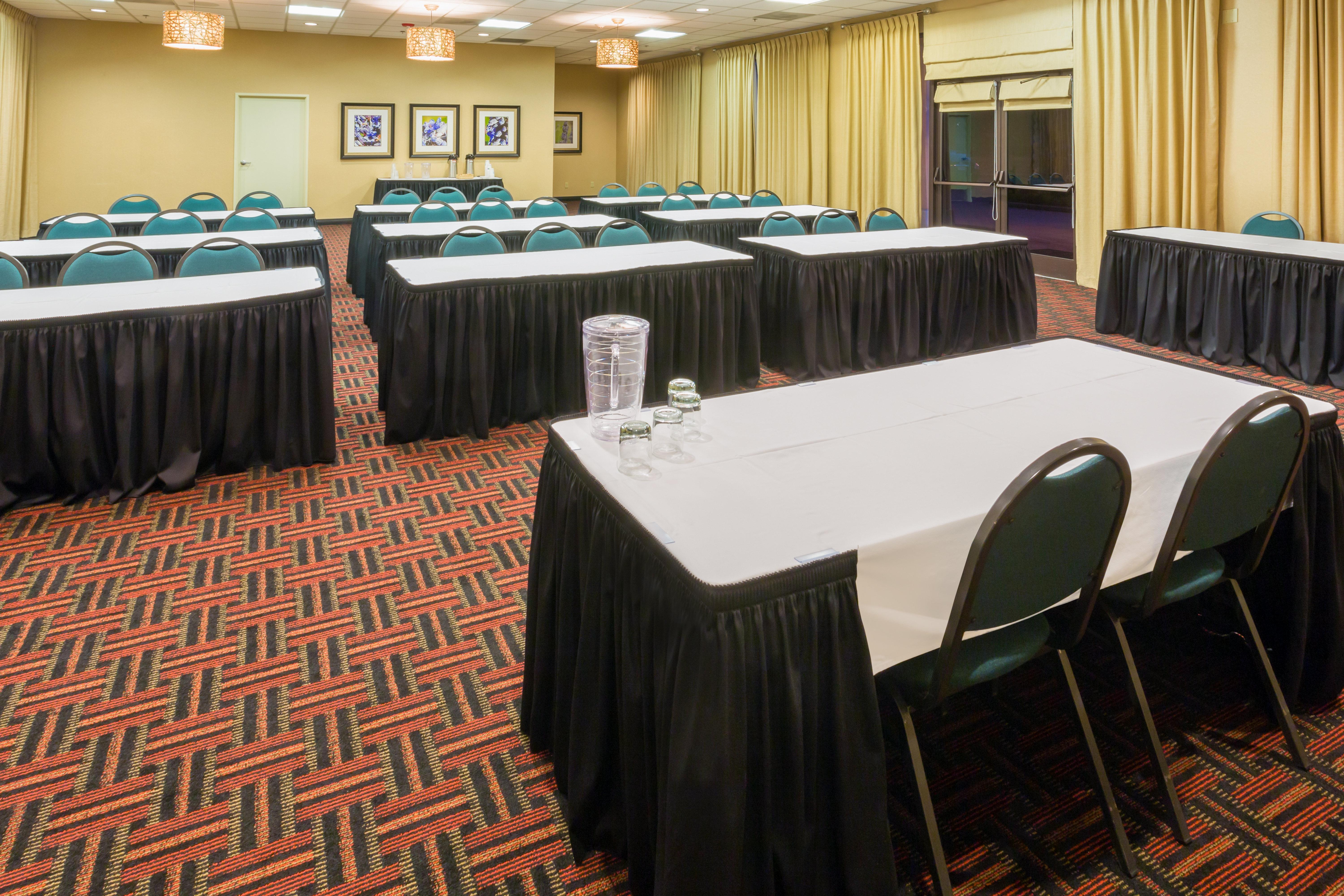 Holiday Inn Express Roseburg By Ihg Екстериор снимка