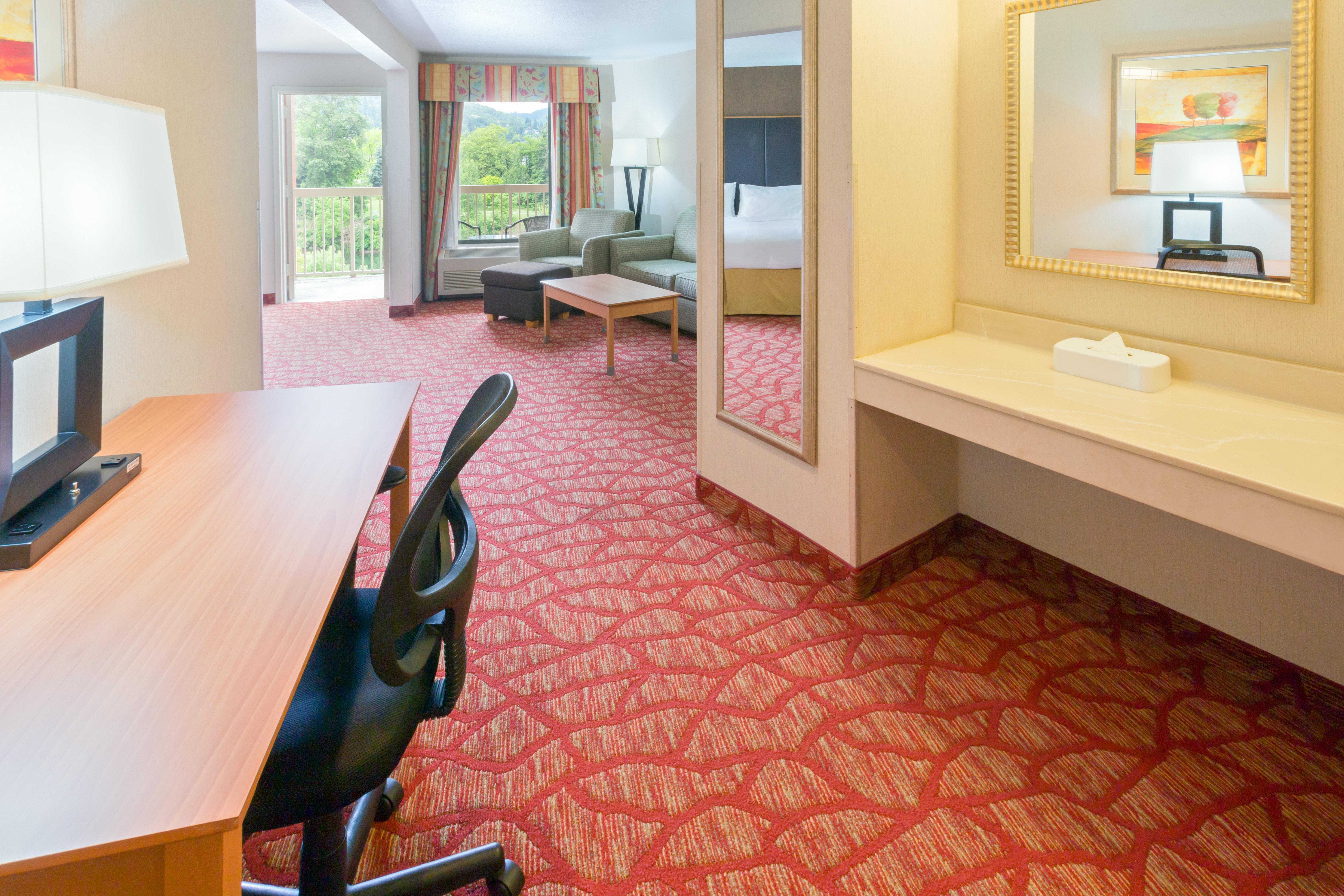 Holiday Inn Express Roseburg By Ihg Екстериор снимка