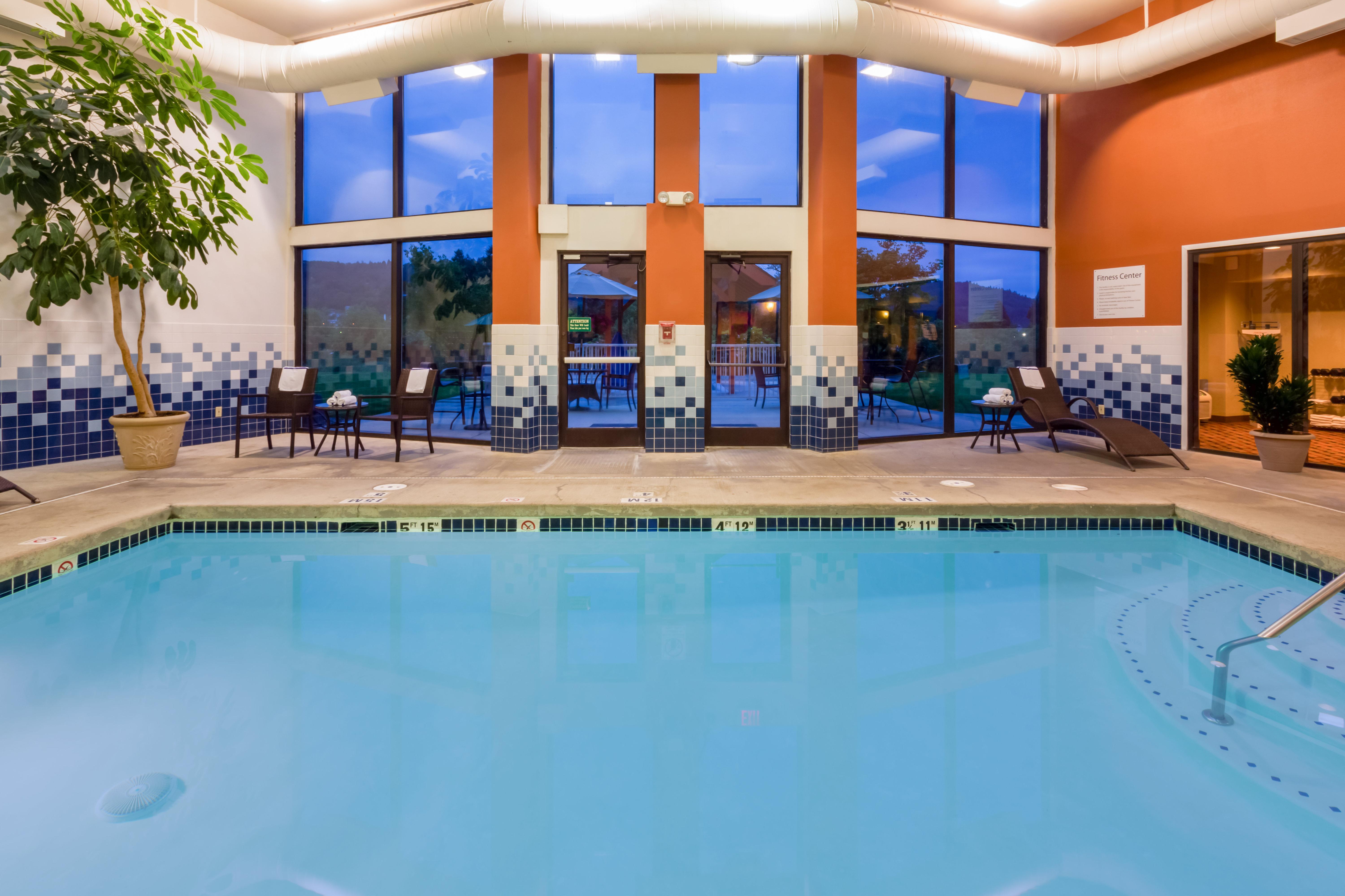 Holiday Inn Express Roseburg By Ihg Екстериор снимка