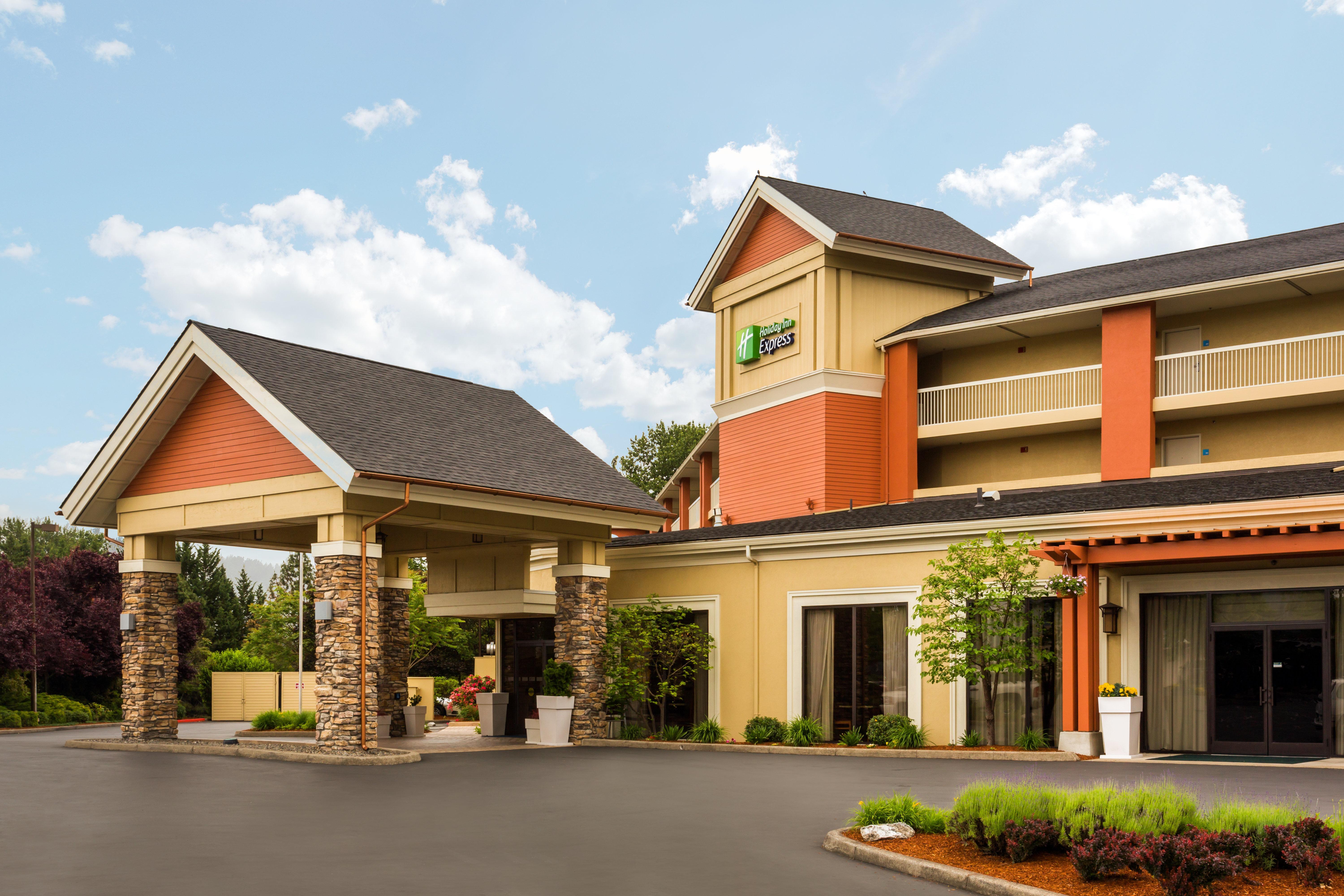 Holiday Inn Express Roseburg By Ihg Екстериор снимка